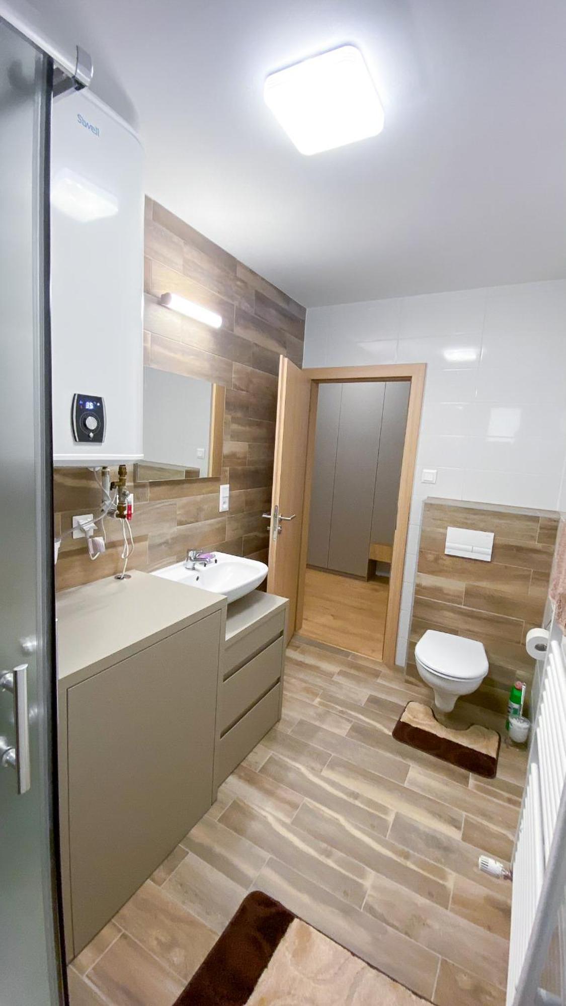 Riverfront Apartment Bešeňová المظهر الخارجي الصورة